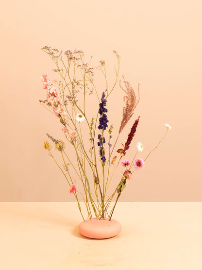 Trockenblumen von bloomon mit einem Keramikstein Flowerstone Eternal Blush